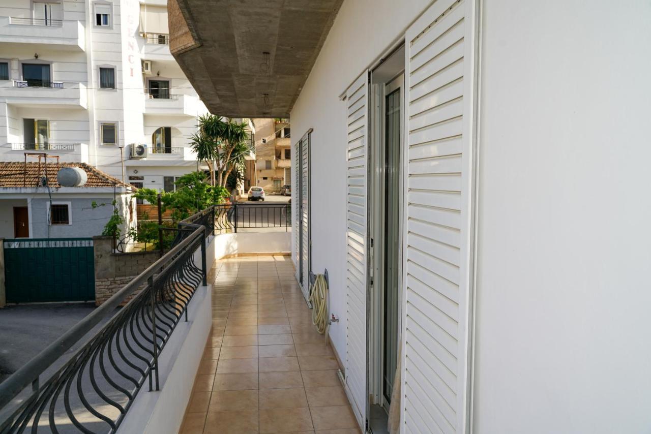 Connie'S Apartments Sarandë Exteriör bild
